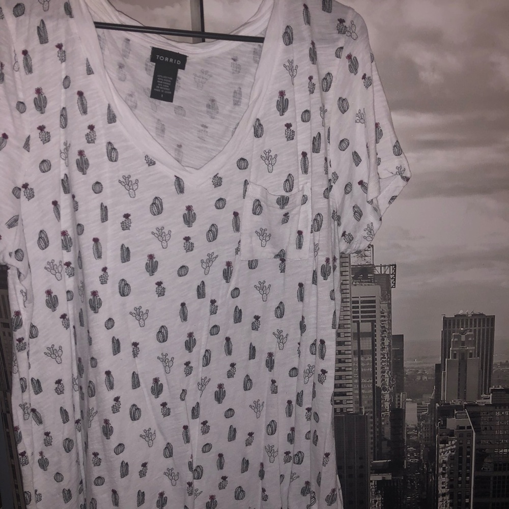 Torrid cactus tee shirt